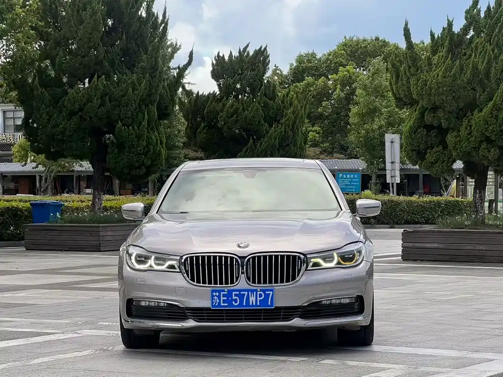 BMW 7 Series 2017 — фото 2