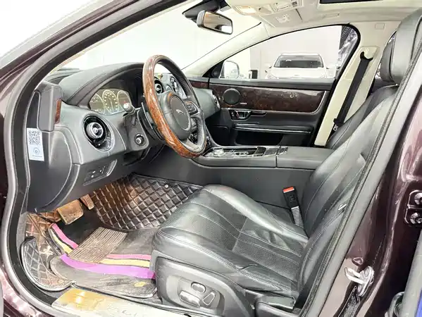 Jaguar XJ 2015