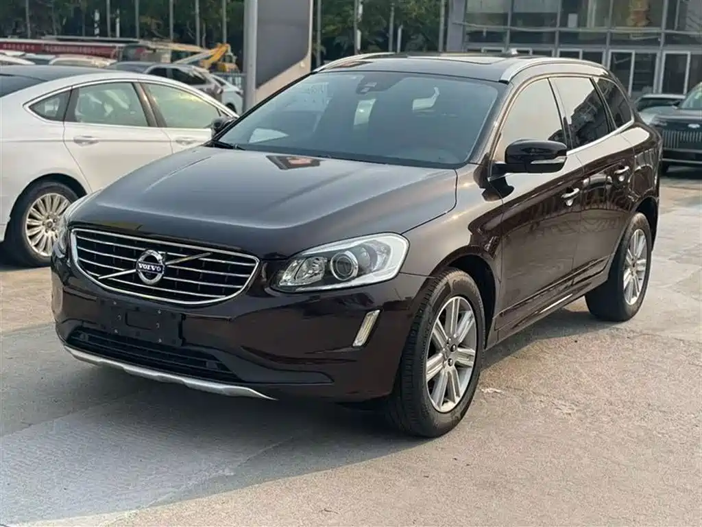 Volvo XC60 2017 — фото 1