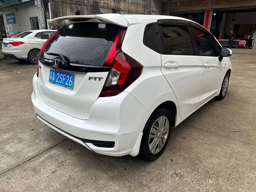 Honda Fit 2018 — фото 4
