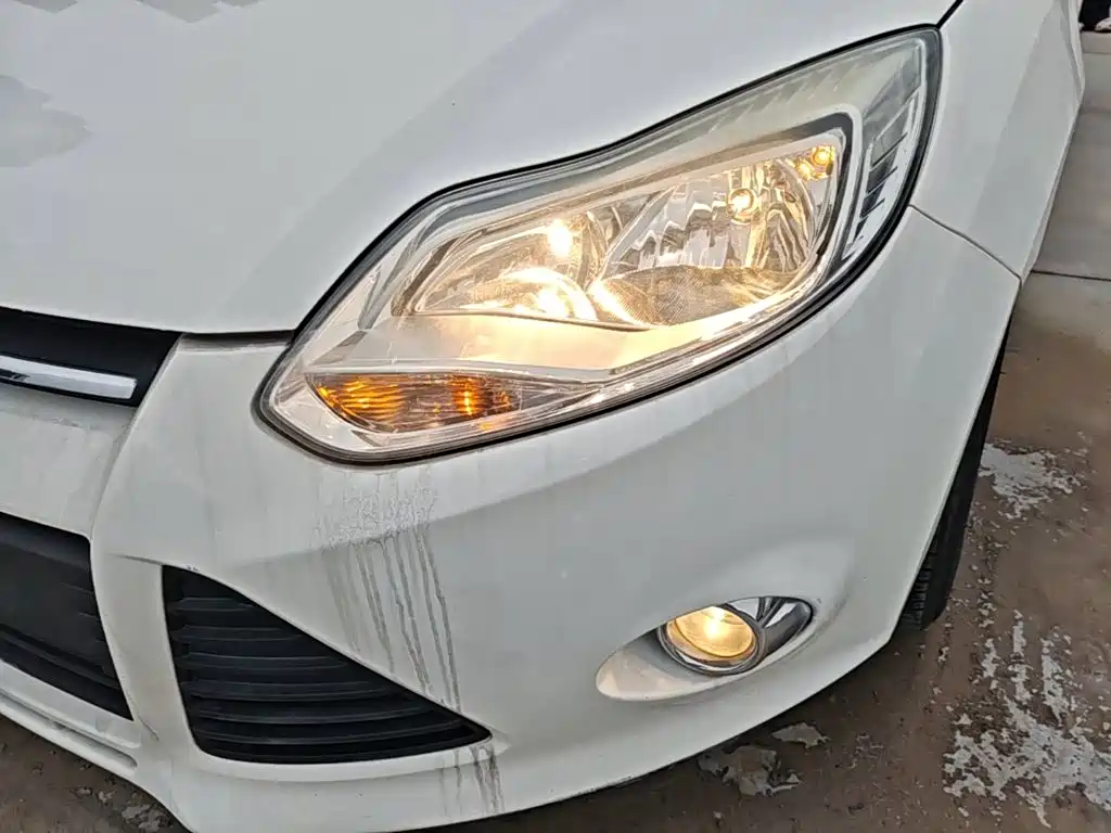 Ford Focus 2014 — фото 24
