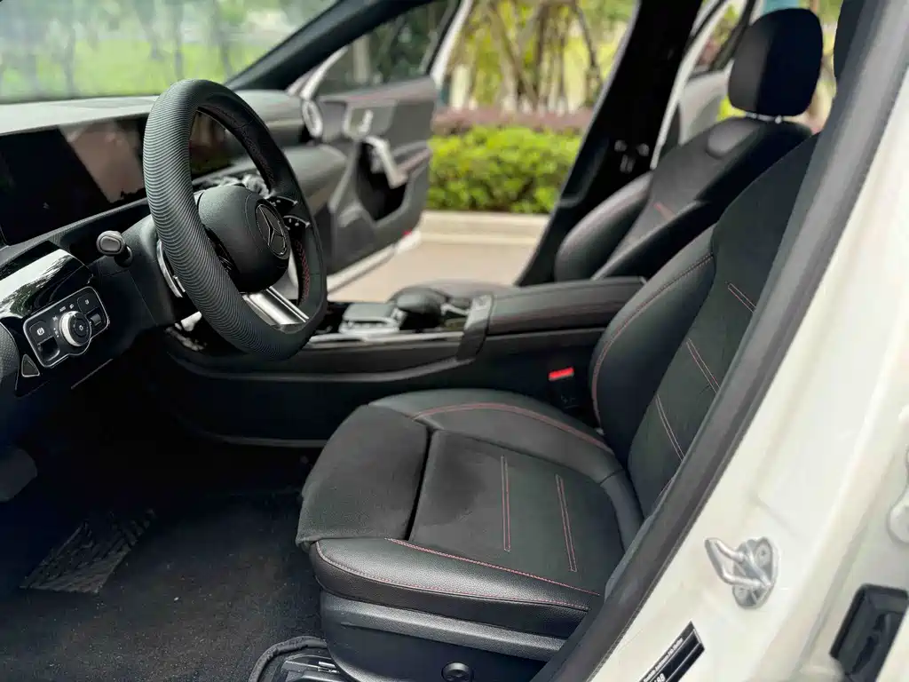 Mercedes-Benz A-Class 2023 — фото 6