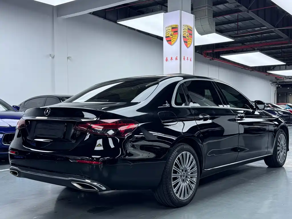Mercedes-Benz E-Class 2022 — фото 23