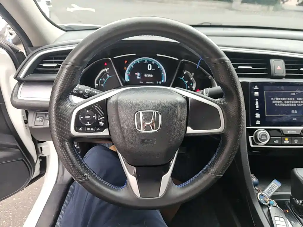Honda Civic 2018 — фото 11