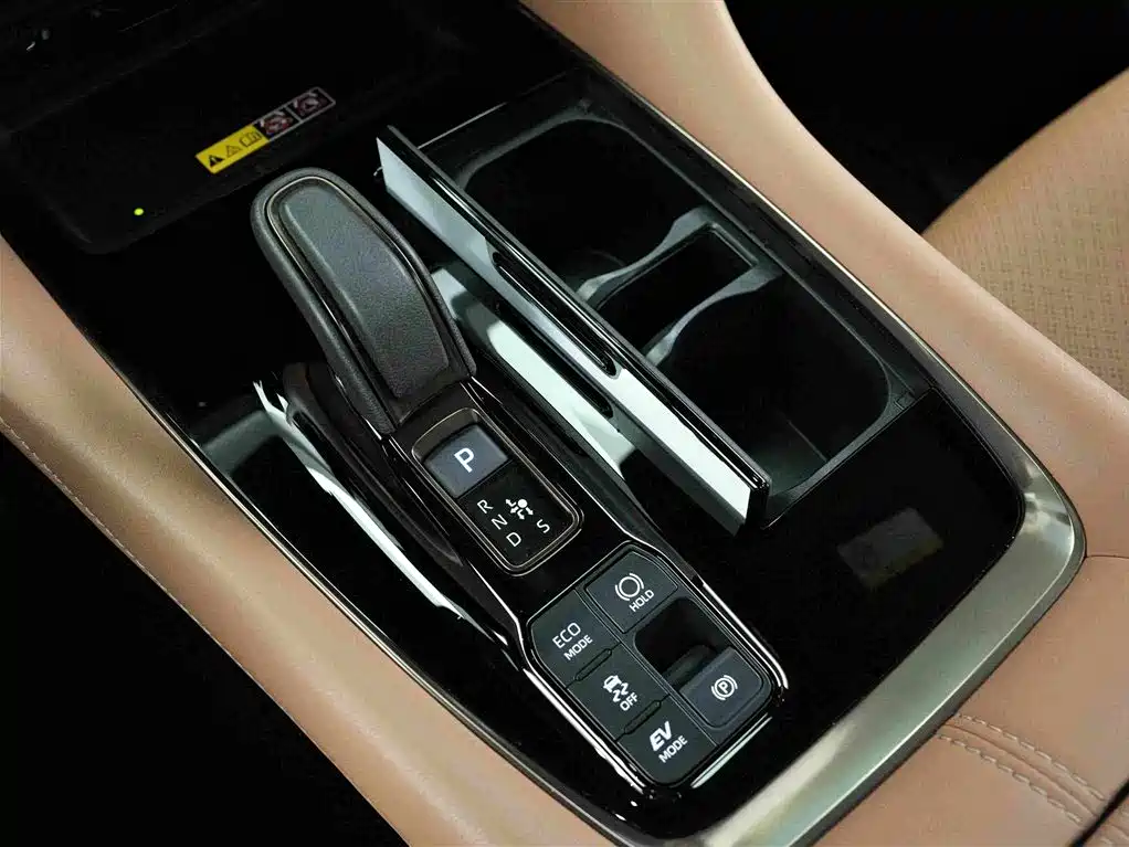 Toyota Alphard 2025 — фото 10