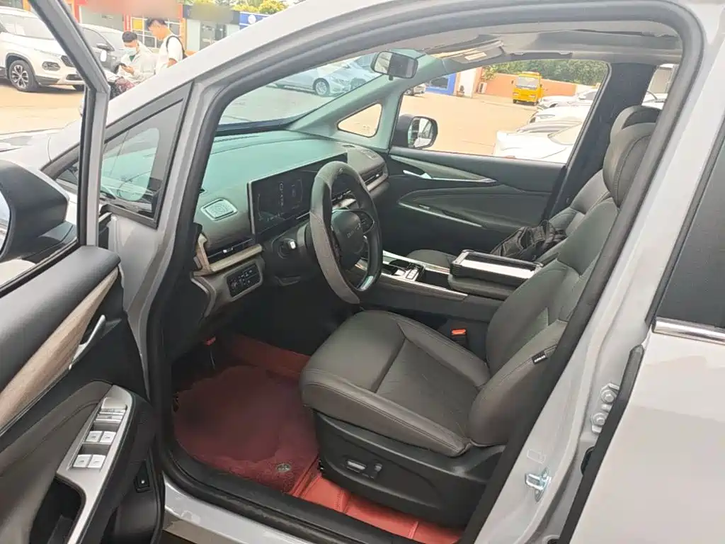 Maxus G50 PHEV 2025 — фото 16