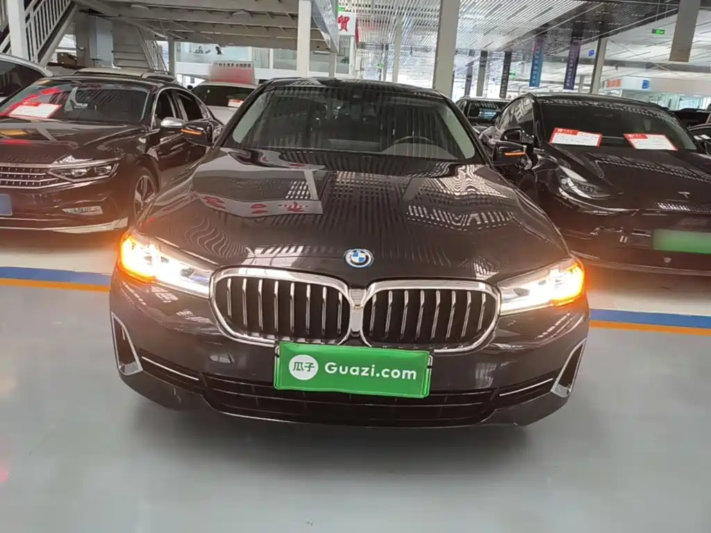 BMW 5 Series New Energy 2022 — фото 3