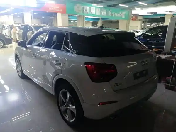 Audi Q2L 2019