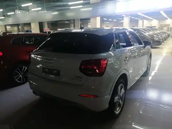 Audi Q2L 2019