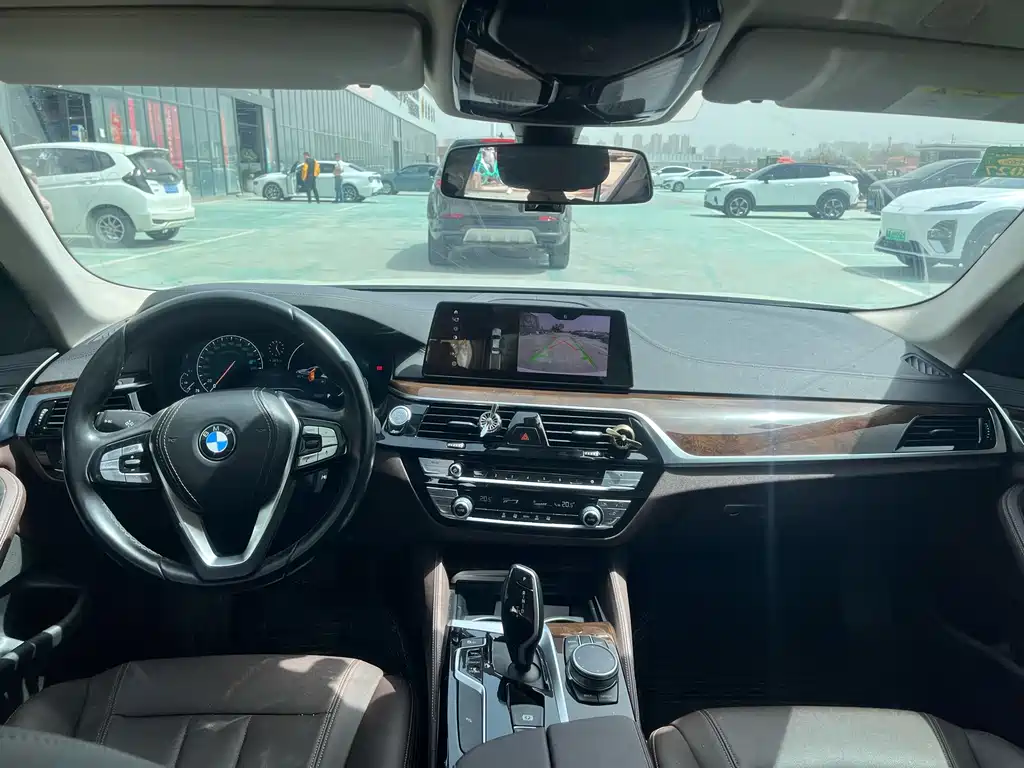 BMW 5 Series 2019 — фото 5