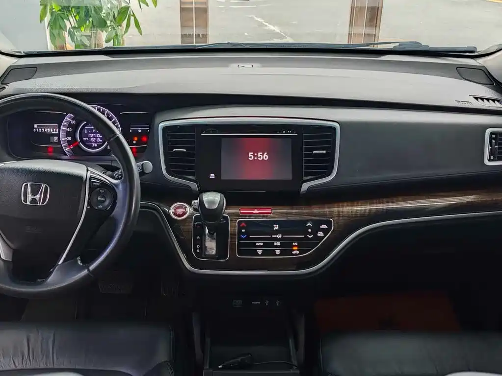 Honda Odyssey 2015 — фото 8