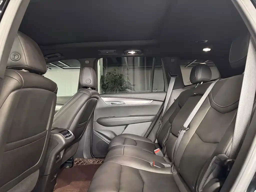 Cadillac XT6 2021 — фото 15