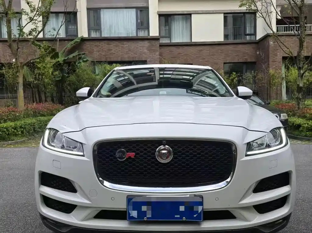 Jaguar F-PACE 2018 — фото 2