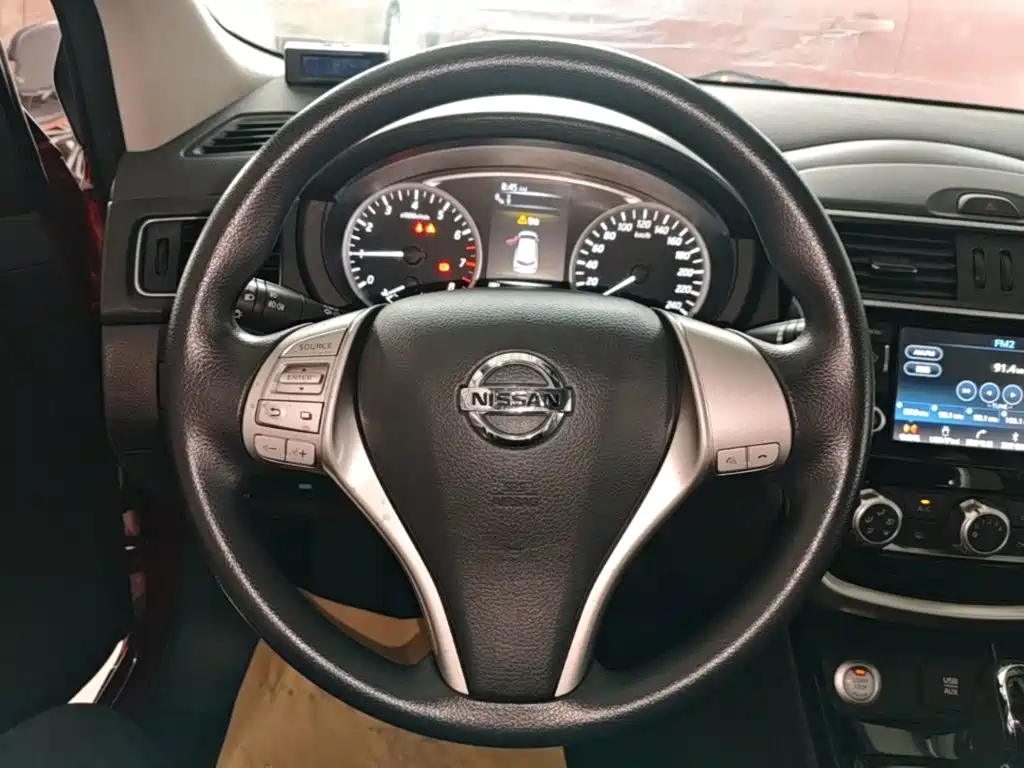 Nissan Tiida 2018 — фото 11