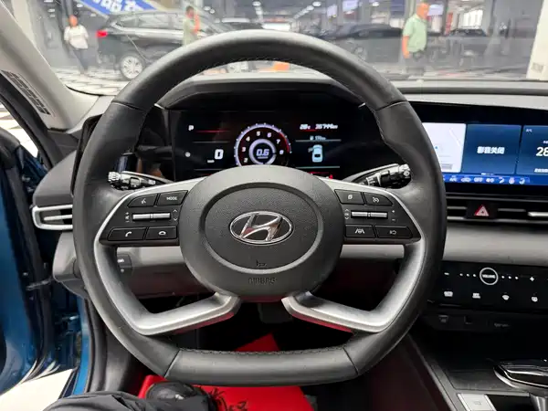 Hyundai Elantra 2023