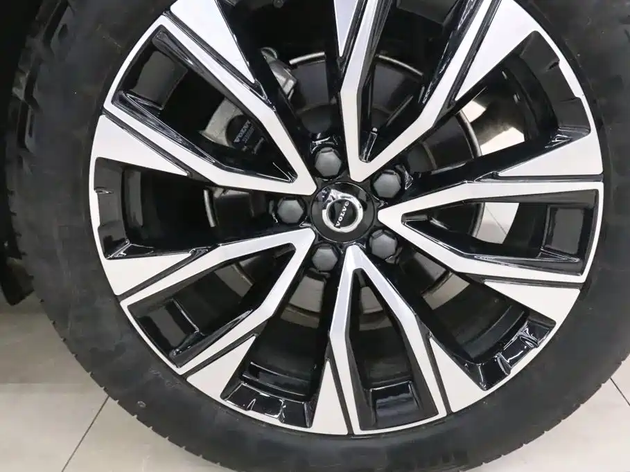 Volvo XC60 2024 — фото 20