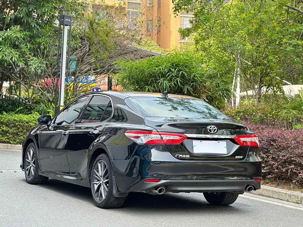 Toyota Camry 2022 — фото 19