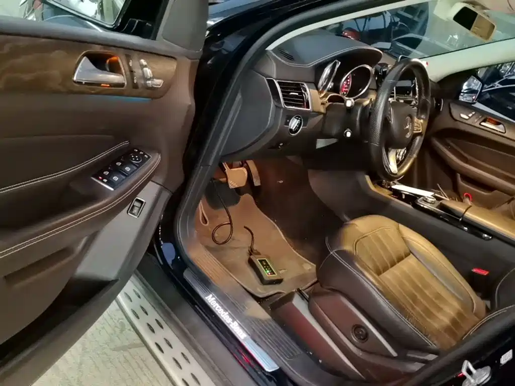 Mercedes-Benz GLE 2017 — фото 13