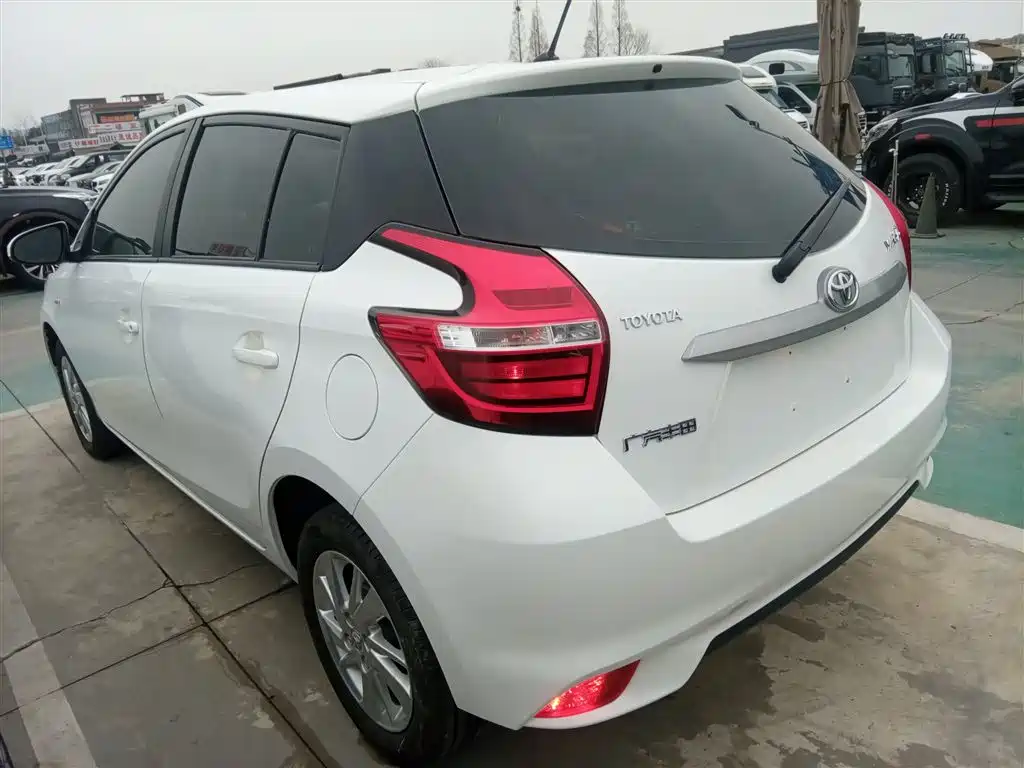 Toyota Yaris L 2018 — фото 11