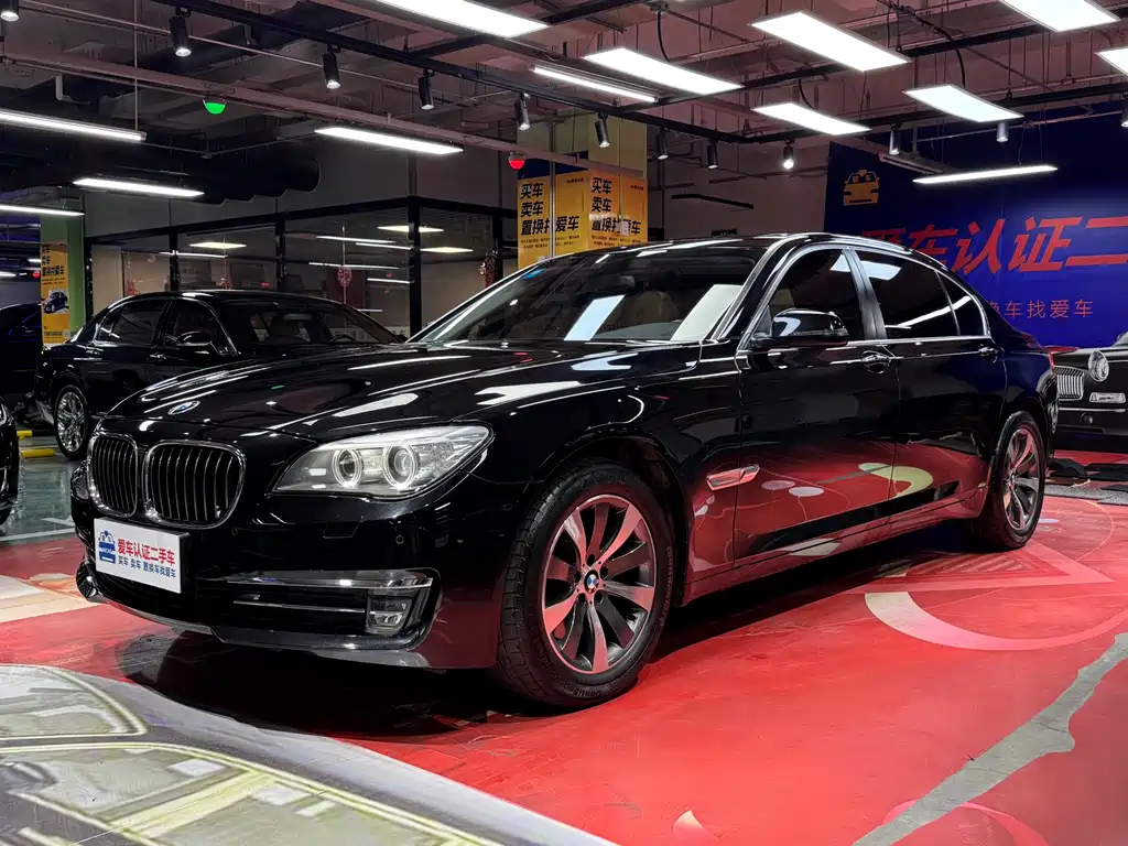 BMW 7 Series 2014 — фото 9