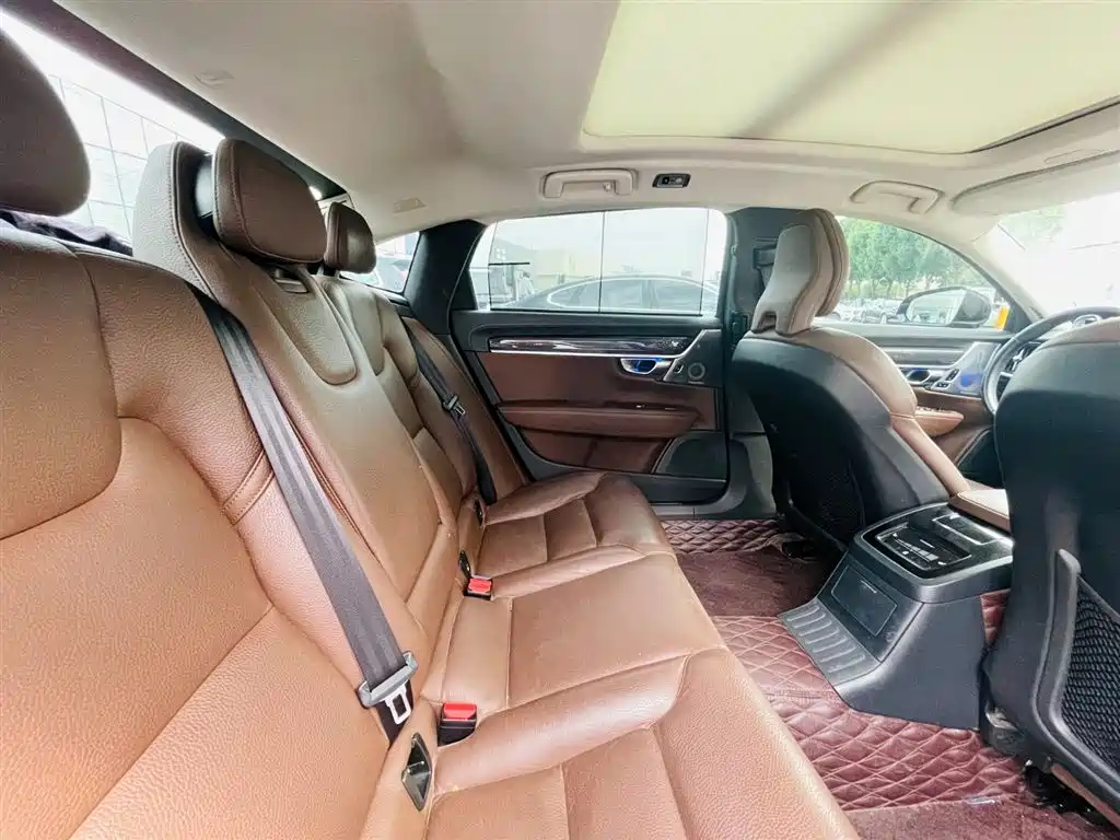 Volvo S90 PHEV 2019 — фото 11