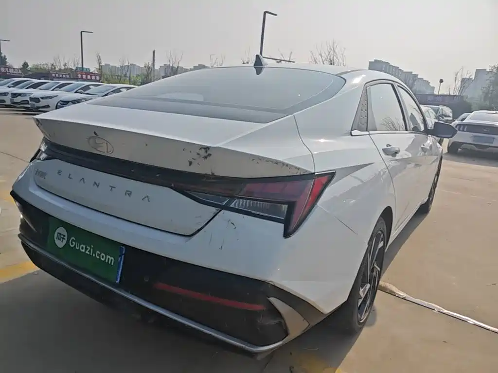 Hyundai Elantra 2024