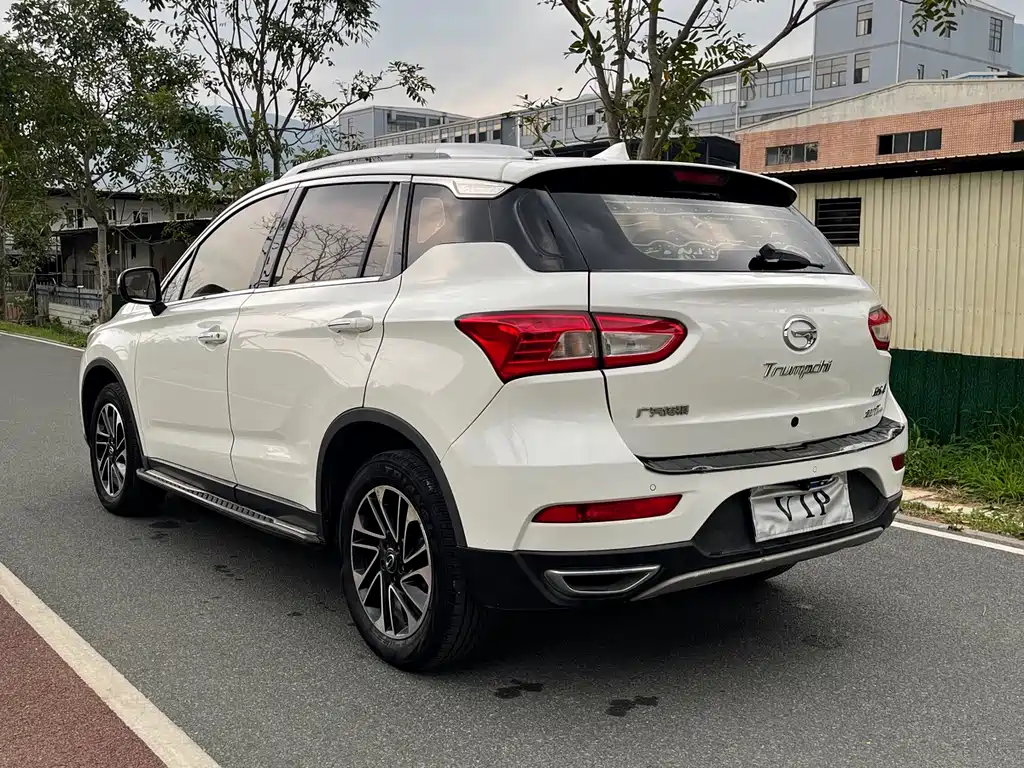 GAC Trumpchi GS4 2017 — фото 12