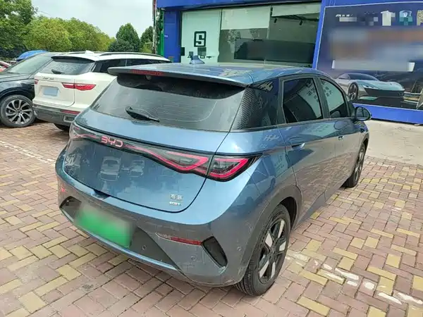 BYD Dolphin 2025