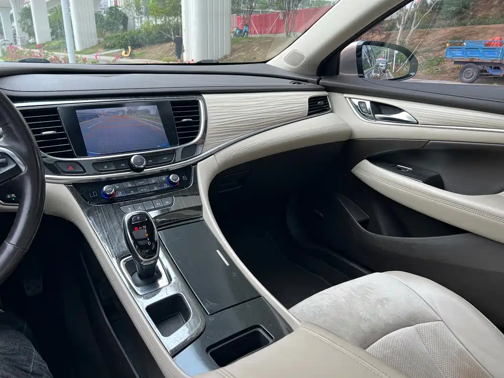Buick LaCrosse 2017 — фото 17