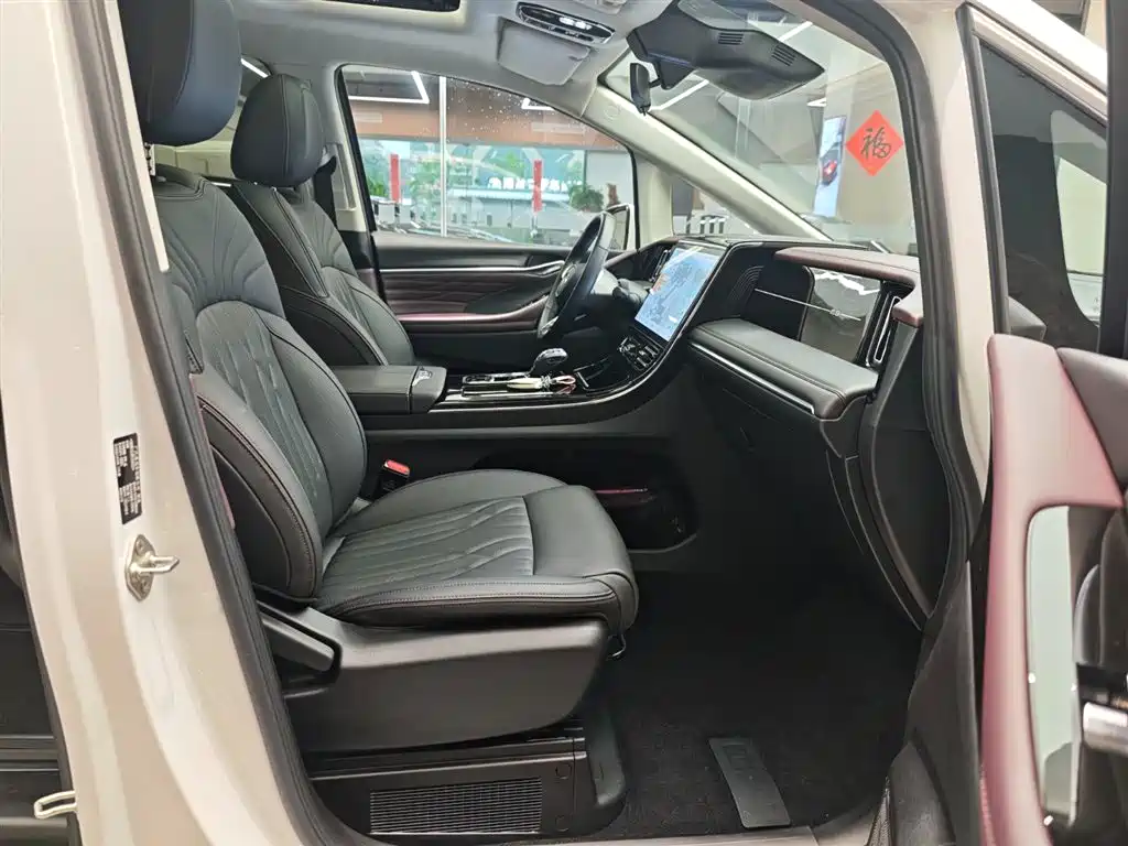 GAC Motor Trumpchi M8 2023 — фото 11