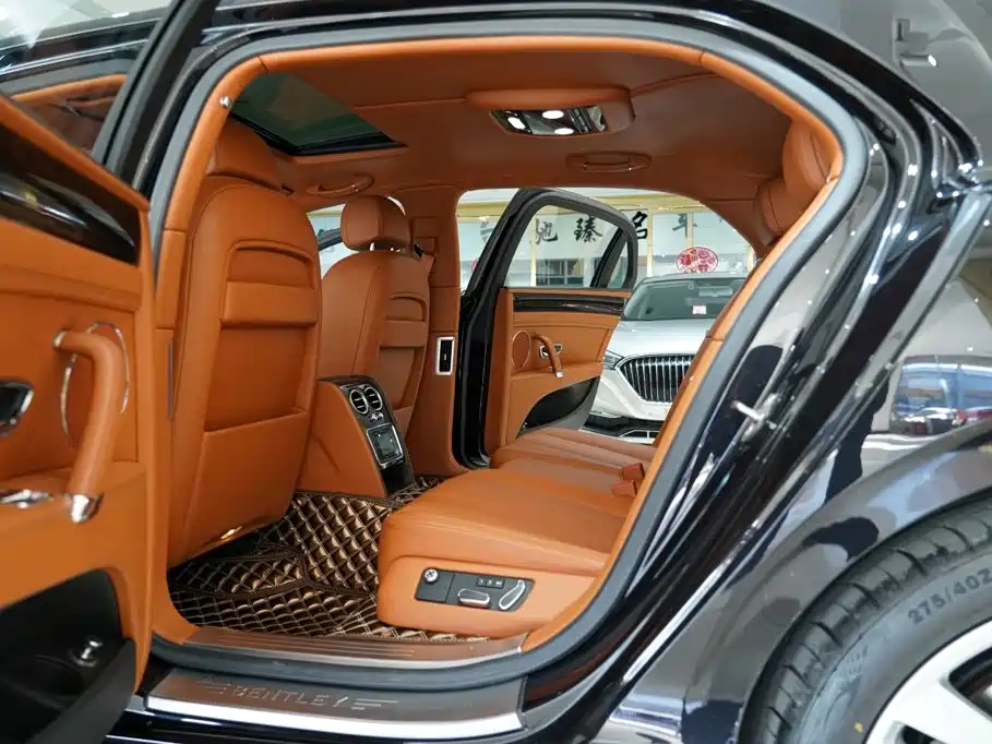 Bentley Flying Spur 2015 — фото 6