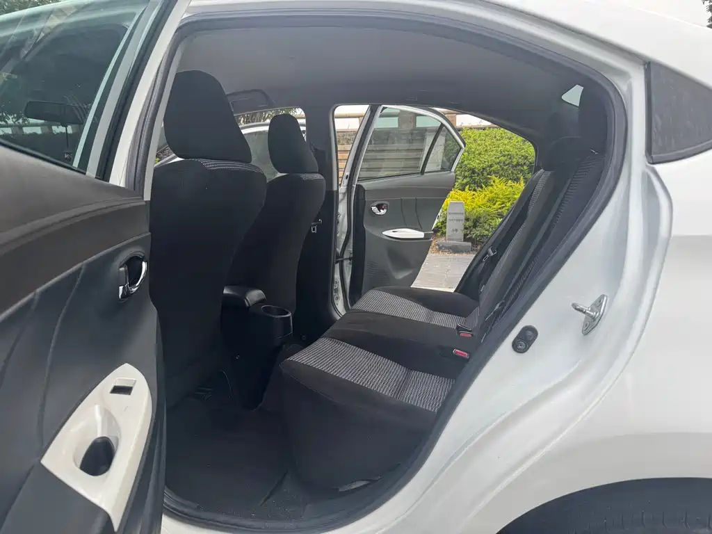 Toyota Vios 2016 — фото 10