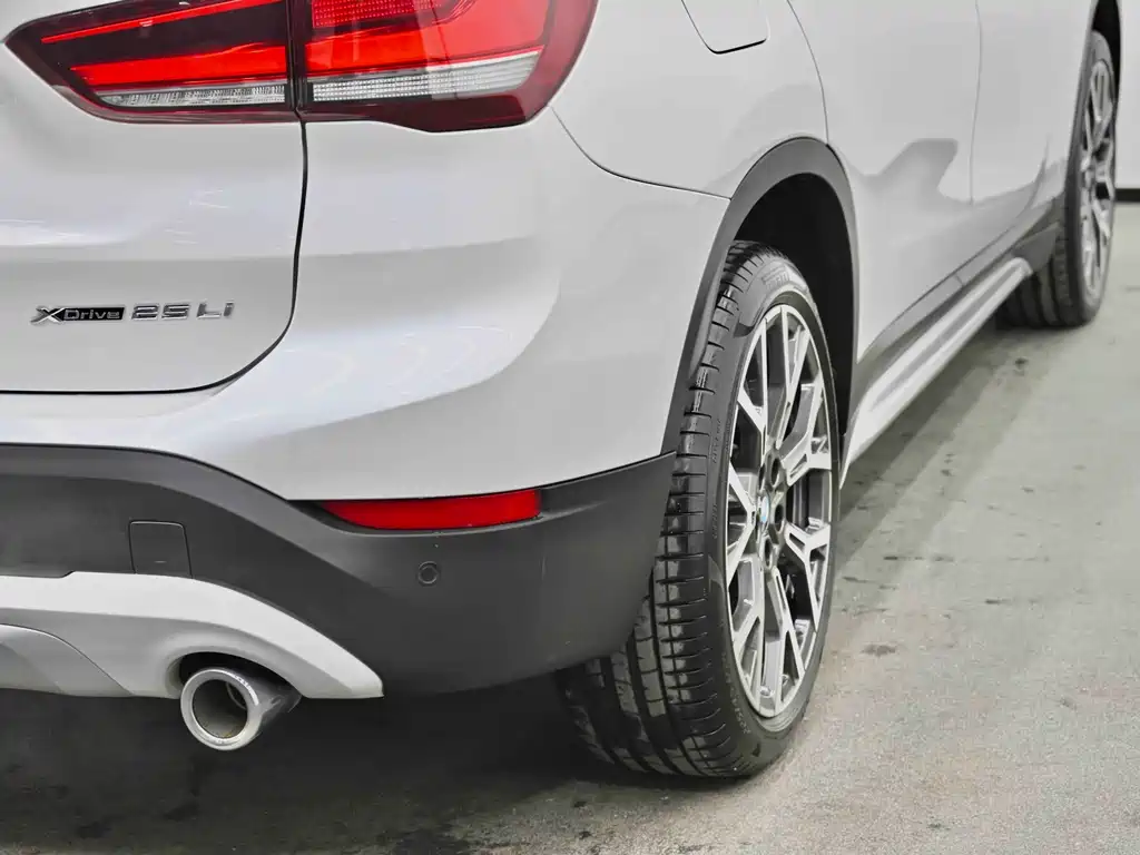 BMW X1 2022 — фото 5
