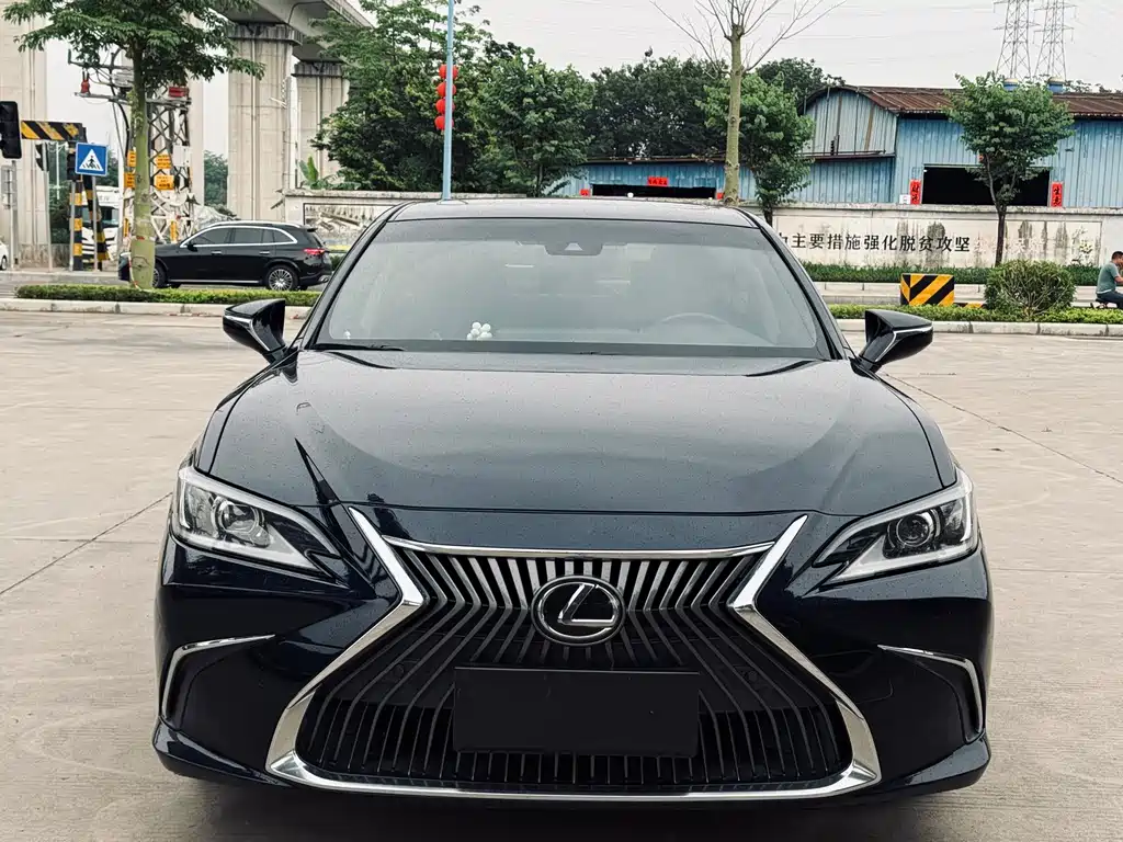 Lexus ES 2019 — фото 2
