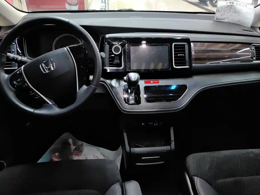 Honda Elysion 2019 — фото 12