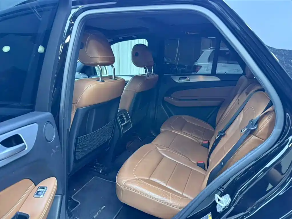 Mercedes-Benz GLE 2017 — фото 6