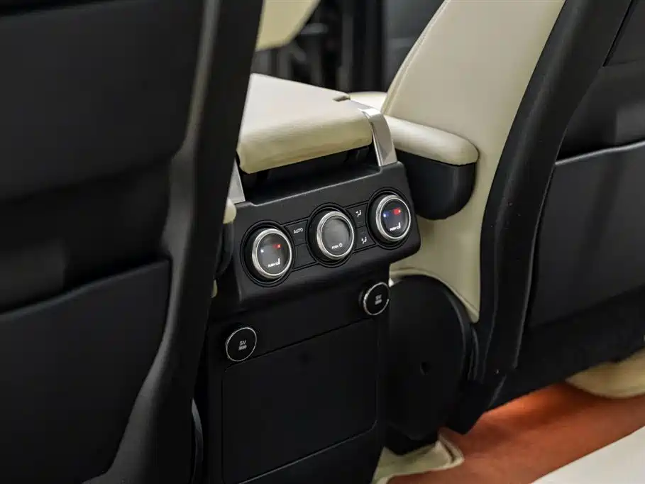 Land Rover Discovery 2019 — фото 26