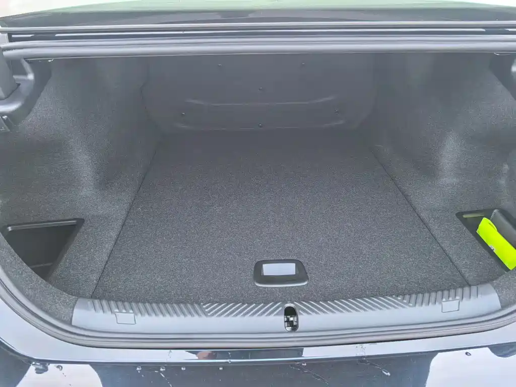BMW i5 2024