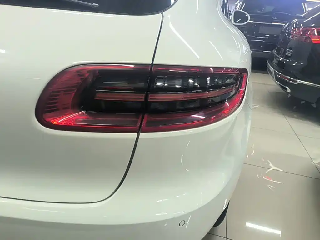Porsche Macan 2018 — фото 8