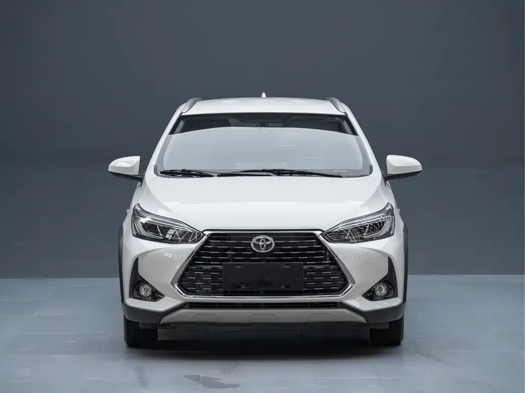 Toyota Yaris L 2023 — фото 5