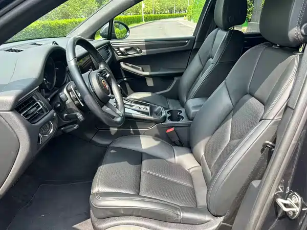 Porsche Macan 2025