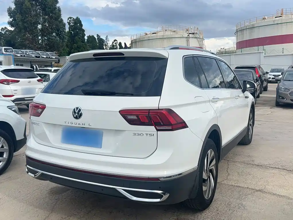 Volkswagen Tiguan L 2022 — фото 11