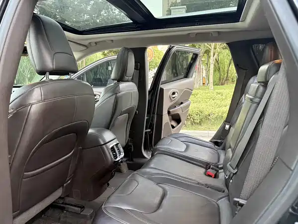 Jeep Cherokee 2017