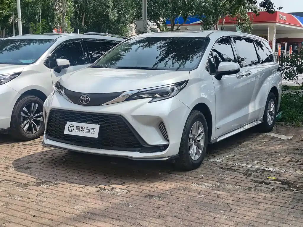 Toyota Granvia 2024