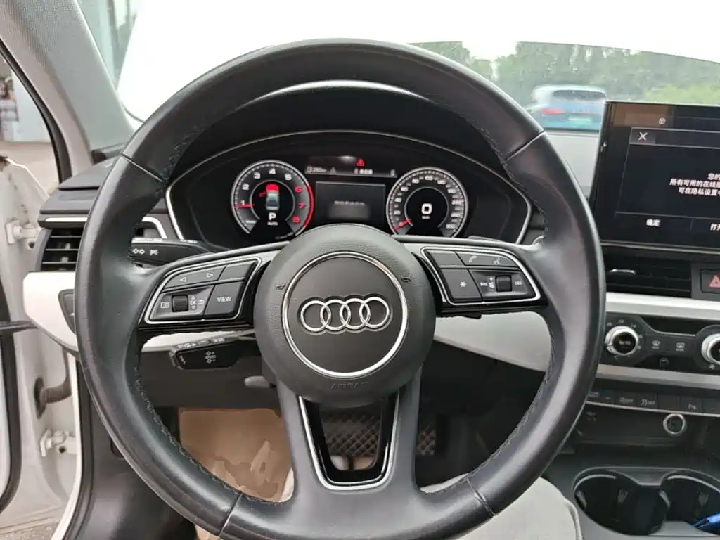 Audi A4L 2023 — фото 11