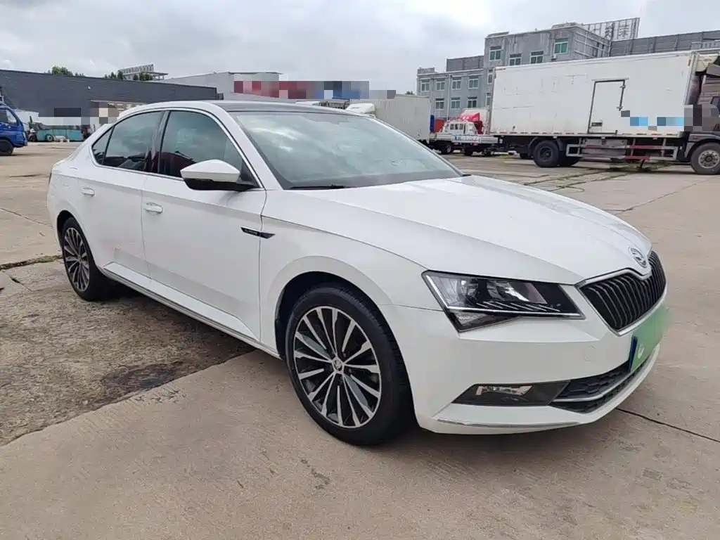 Skoda Superb 2019 — фото 4