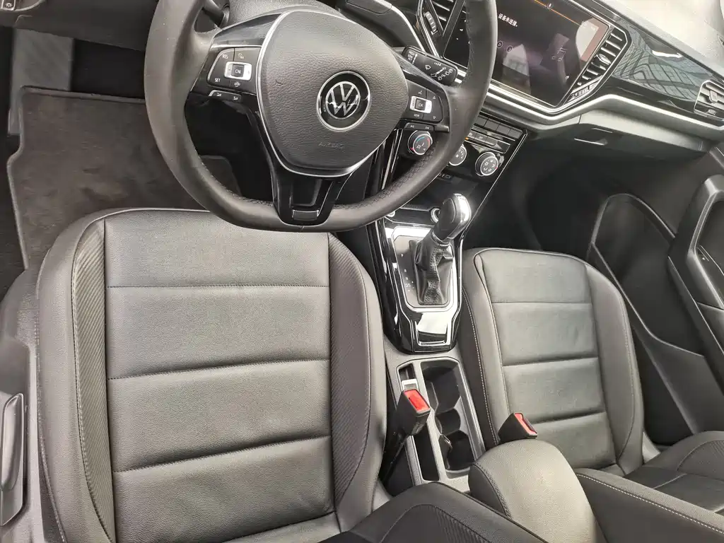 Volkswagen T-Roc 2021 — фото 2
