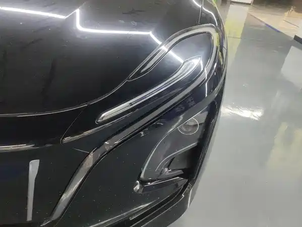 Hongqi E-QM5 2023