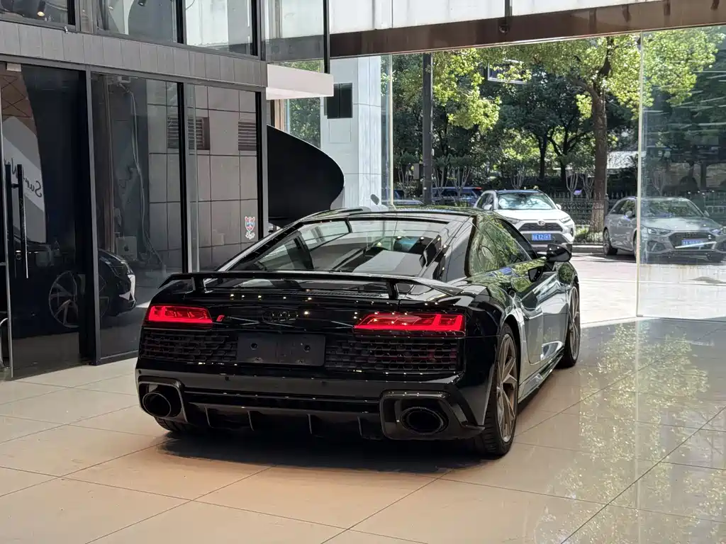 Audi R8 2023 — фото 6