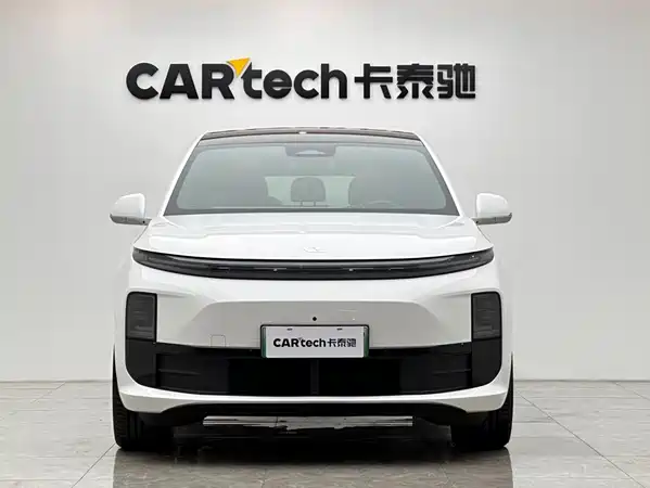 Li Auto L6 2025